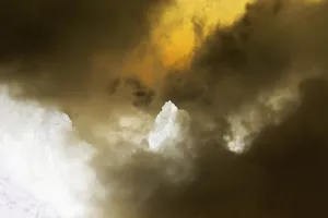 Seeing d'light in a foggy memory artwork